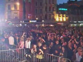 Soir de liesse place Dalton à Boulogne-sur-Mer