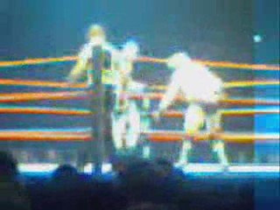 Goldust vs Regal from RAW house show in Helsinki, Finland
