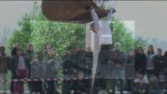 danse avec une pelle mecanique 3