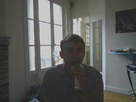 Wiwi égratigne Attention les nanas