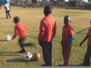 Une école de foot au milieu des bidonvilles