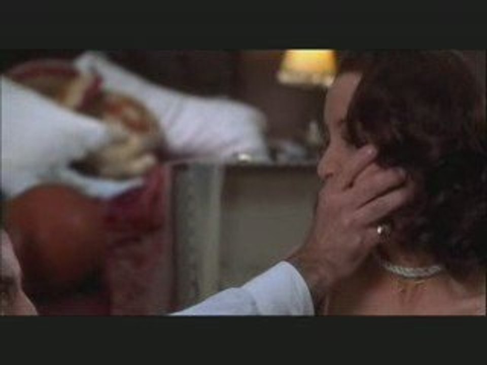 FOUR ROOMS (1995)