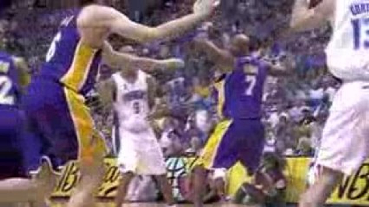 Rashard Lewis finds Marcin Gortat for the slam in Game 4.