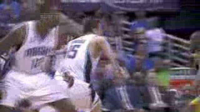 Hedo Turkoglu drives and hits the fall-away basket in the fi