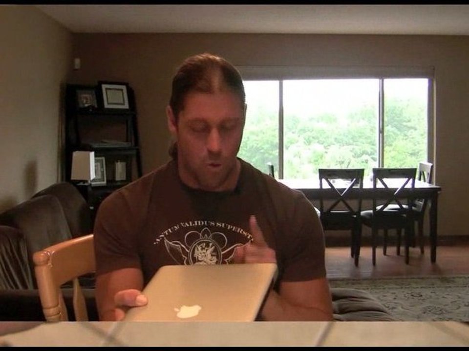 Unboxing Live 049: Apple MacBook Pro 13-inch 2009