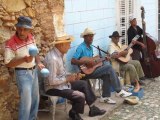 28 Cuba Trinidad Musiciens rue 4