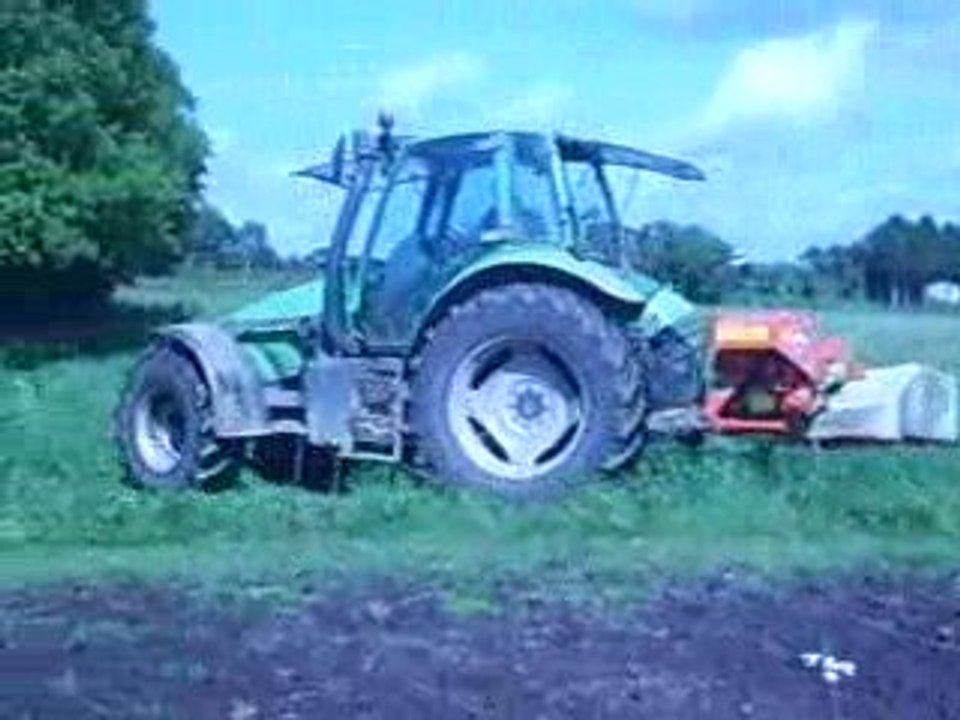 faucheuse khun gmd 802 avec l agrotron 105 ch