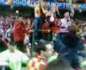 Communion entre supporters lens boulogne 2