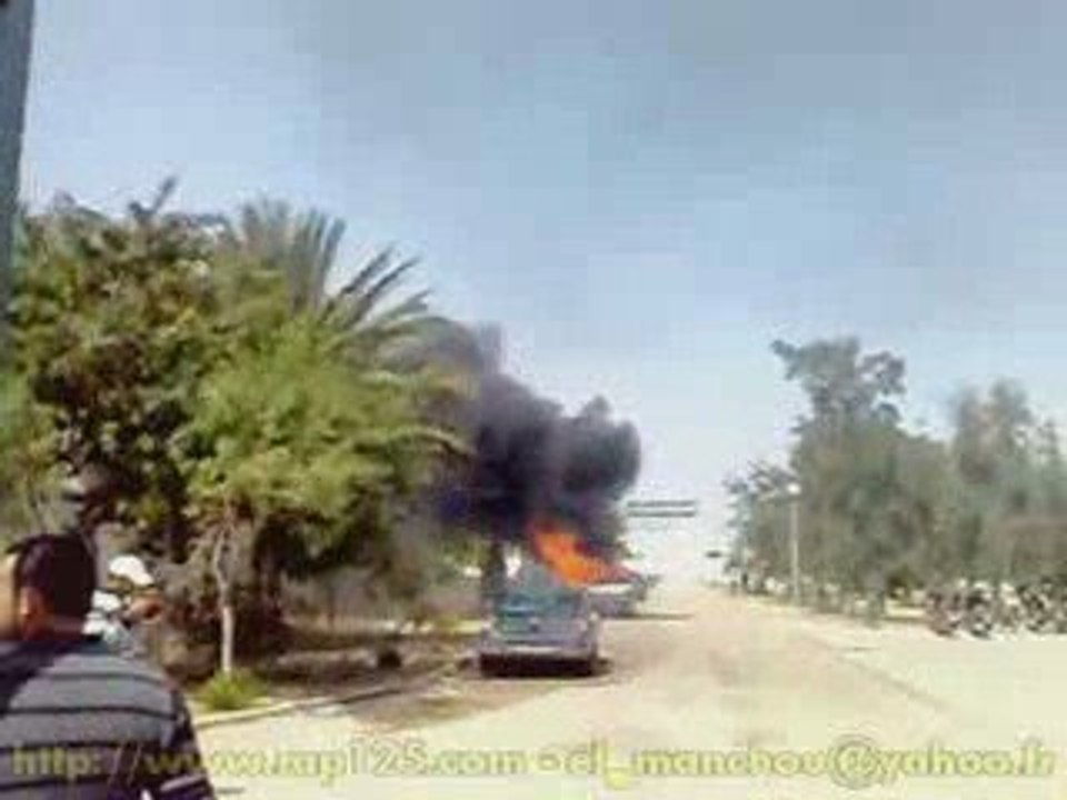 Incendie à l'IHEC carthage en Tunisie