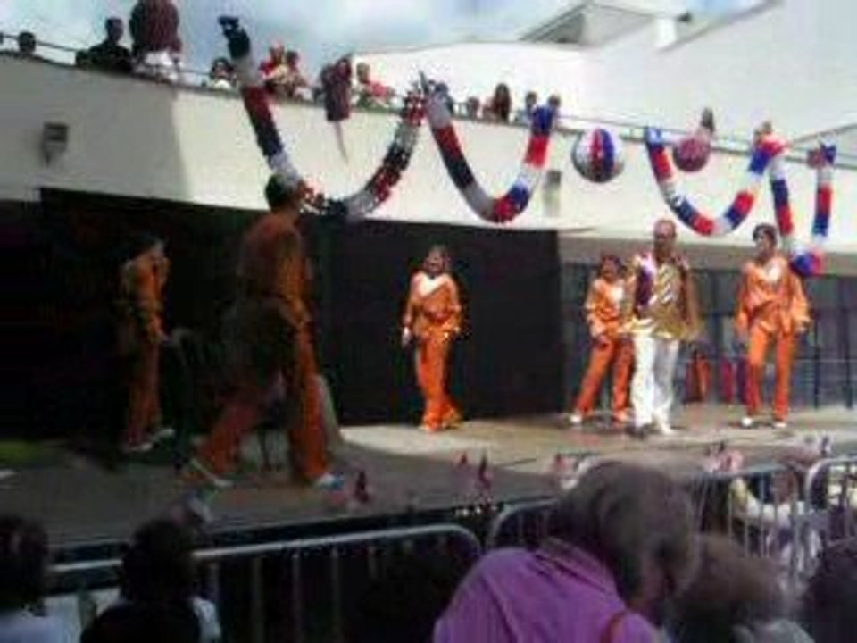 Le bureau de l'APEL Ste Marie-St Justin fait son SHOW