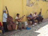 25 Cuba Trinidad Musiciens rue 1