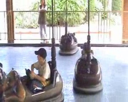 Dylan aux auto-tamponneuses