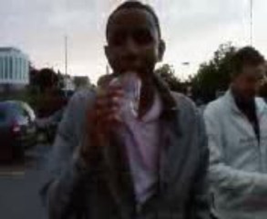 Alex, sa langue et son verre de vodka !