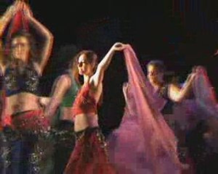 Spectacle de danse orientale école Djamila Hanann