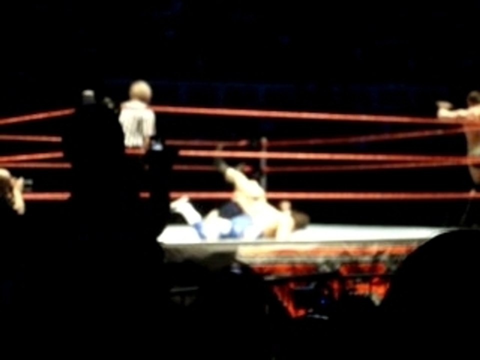 wwe raw nimes match the legacy- colon(4)
