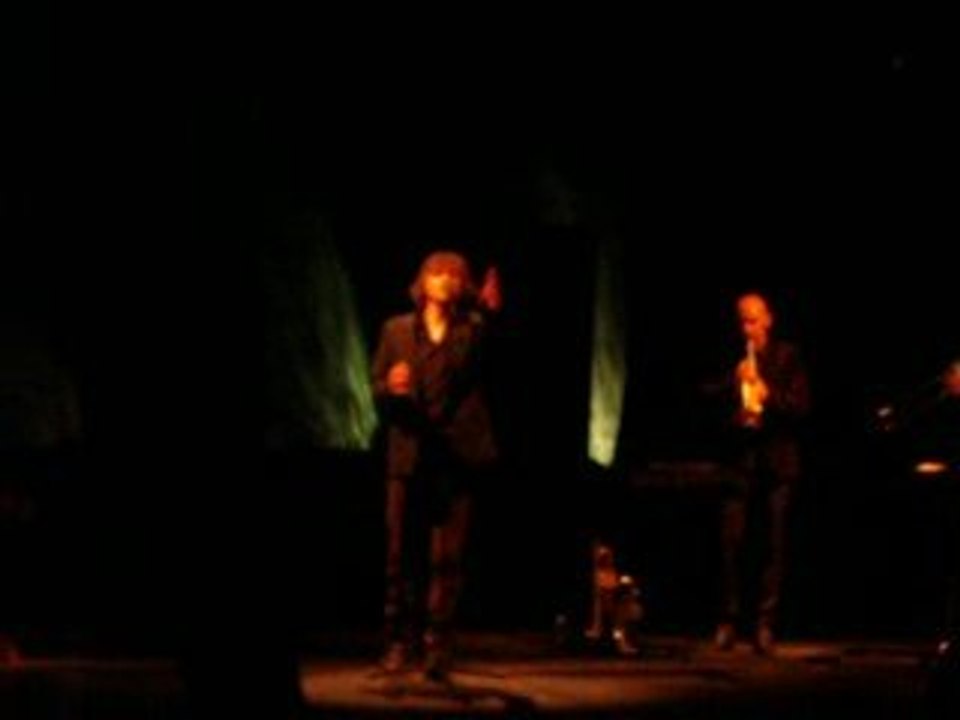 Cali Tes désirs font désordre tournée nu