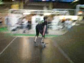 3.6 flip en mini rampe par Anthony Rousse