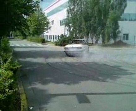 Burn & drift bmw cab 2.5l eclatage de pneus