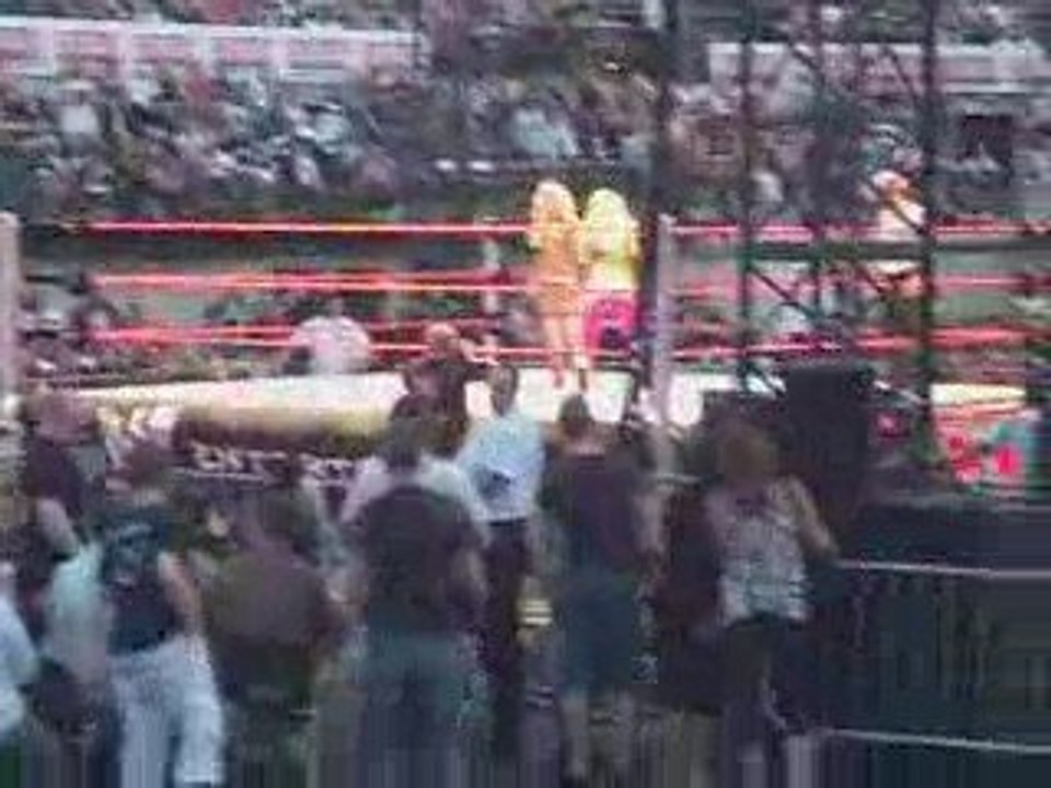 Catch - Raw Nîmes 2009 - Maryse VS Kelly Kelly