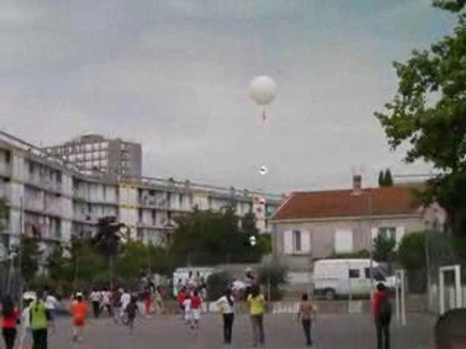 Lâcher de ballon scientifique à La Marelle du 15.06.09