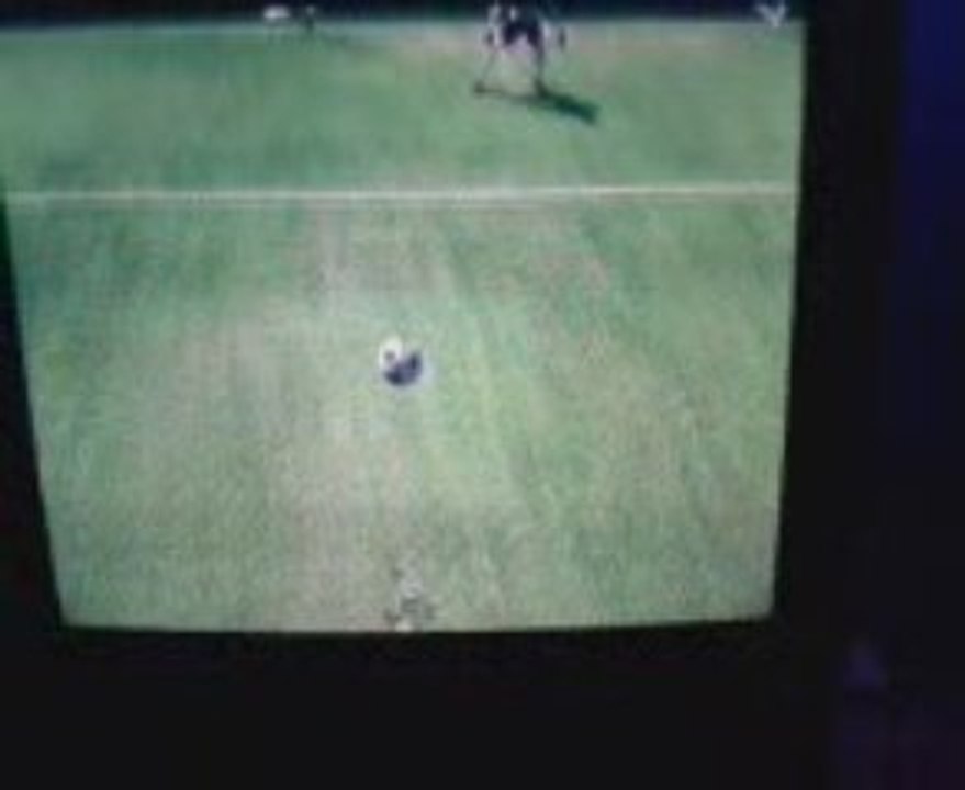 But de Xabi Alonso superbe retournée poteau rentrant FIFA 09