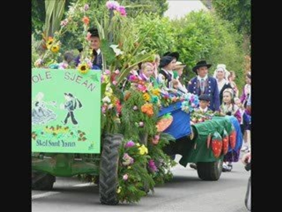 La grande parade de la fête des fraises