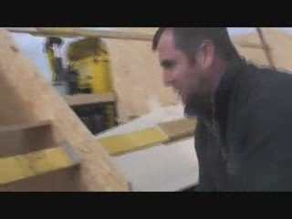 Demoulage du moule de coque centrale et transport