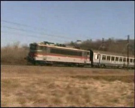 La BB 25251 sur un Genève - Lyon à Artemare