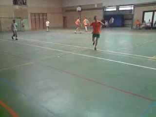 mathieu qui fait une pirouette