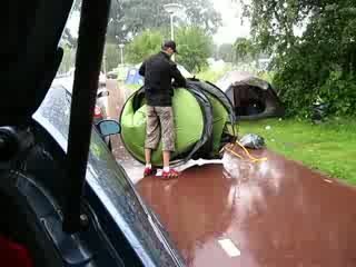 Le pro de la tente 2 secondes