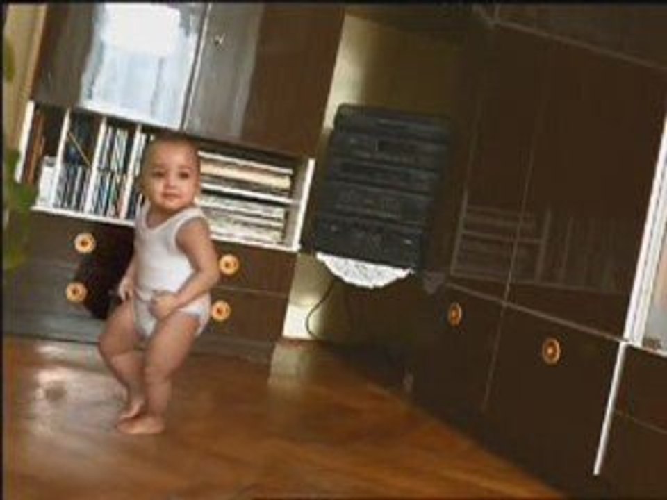 Evian : Teaser Bébé Moonwalk