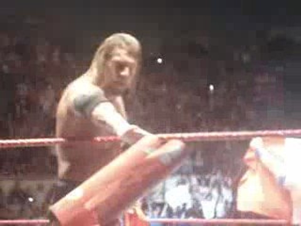 WWE Raw Nîmes - Fin de show avec HHH et Cena