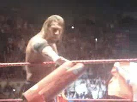 WWE Raw Nîmes - Fin de show avec HHH et Cena