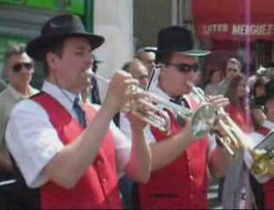 Défilé à Fontenay-sous-Bois (fete de la Madelon)
