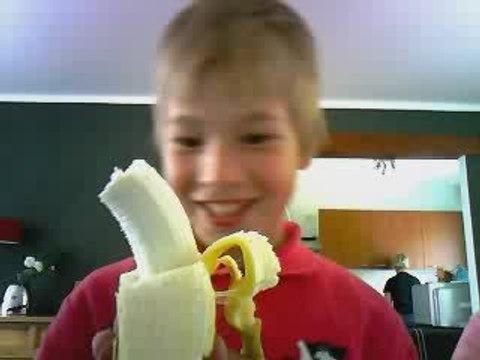 we eten een banaan tijdens een aardbeving