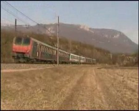 UM 3 de Z 9600 violettes + Z 9500 bleue à Artemare