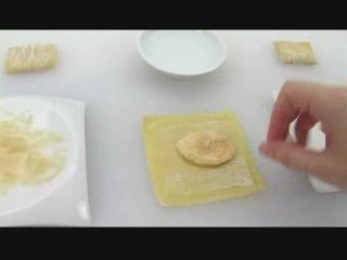 Wontons di banane allo sciroppo amaretto
