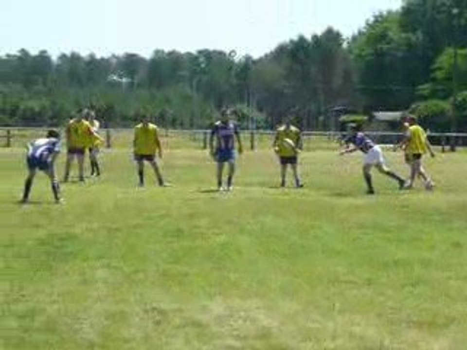 Petit touché entre joueurs de campet....