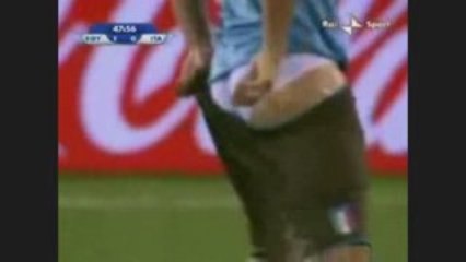 Gattuso in mutande durante Italia-Egitto