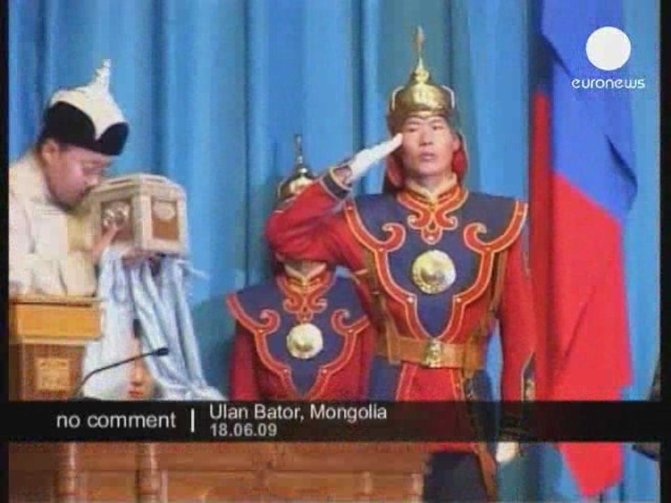 le nouveau président prête serment au Parlement...