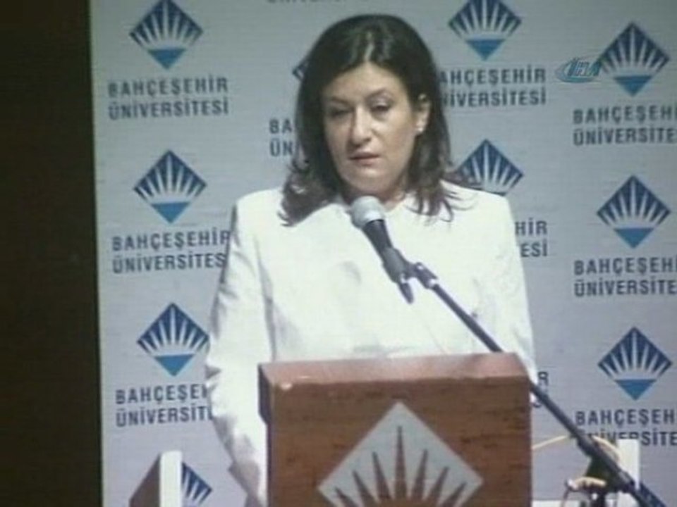 Nimet Çubukçu BahçeşehirÜniversitesindeki Konferansa Katıldı