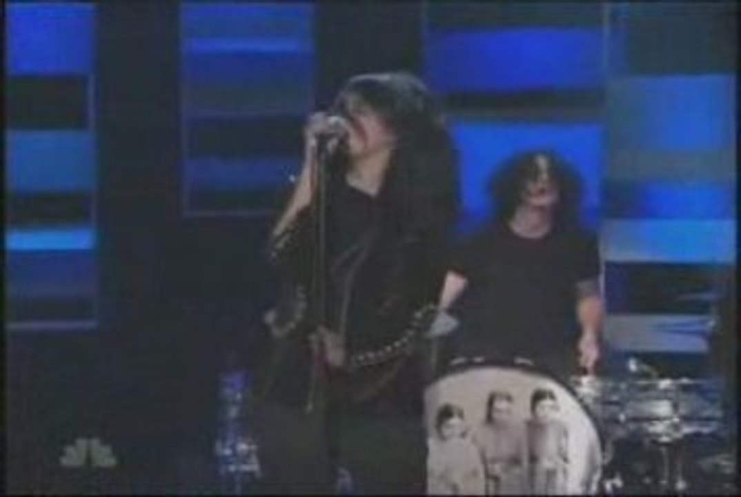 The Dead Weather - Hang You From The Heavens (Live in Conan)