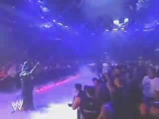 Undertaker' dan inanılmaz bir hareket(İzelemyen pişman olur)