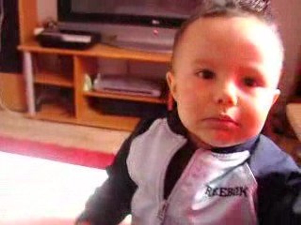 ilyes qui parle en charabia