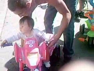 cheyenne sur sa moto le lendemain de son anniversaire