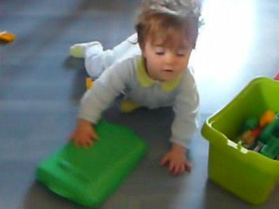 Alice fait du bruit