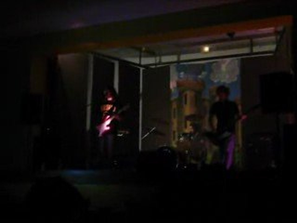 Something in the way Lithium cover Nirvana Marsannay12-2008