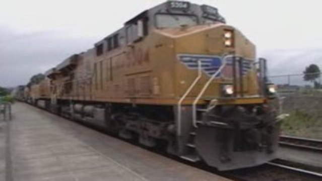 UP #5304 W/ a Short Hotshot