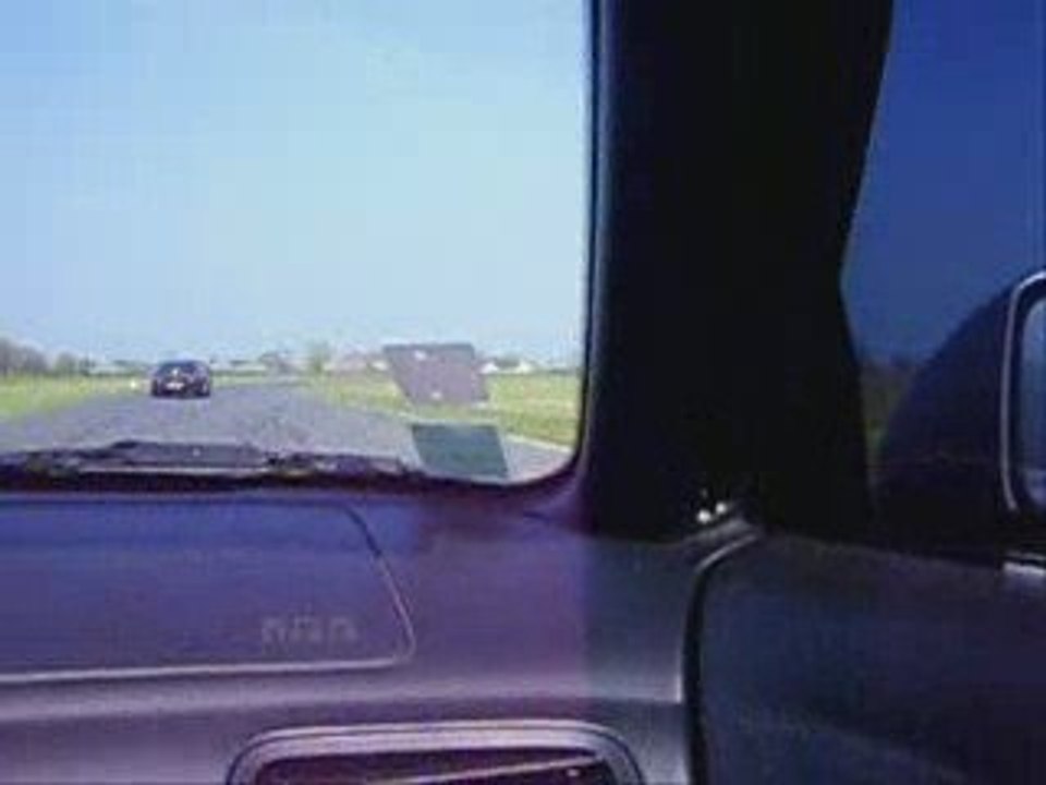 Honda S2000 vs BMW M6 à Lurcy Levis