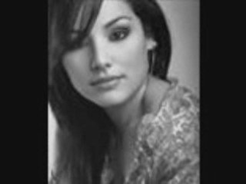 Intouchable Sarah Riani Feat Johan